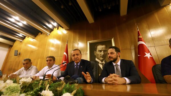 Президент Турции Эрдоган обратился к народу во время попытки государственного переворота в Стамбуле - Sputnik Беларусь