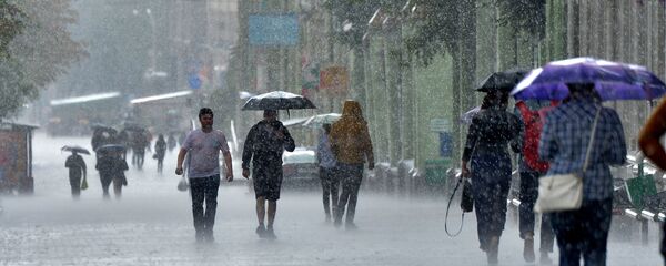 Дождь в Минске Дождь в Минске - Sputnik Беларусь