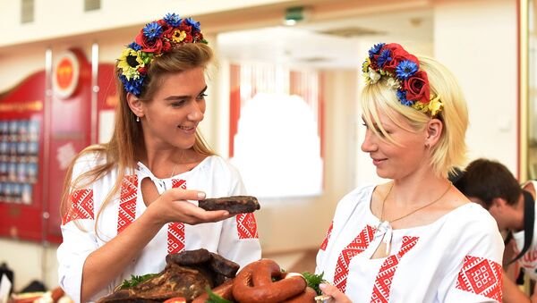 Дегустация гомельской колбасы из баранины - Sputnik Беларусь