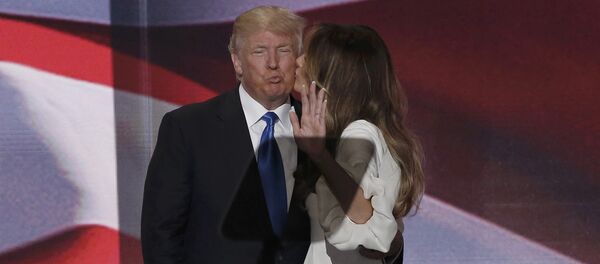 Дональд Трамп с женой Меланьей на съезде партии - Sputnik Беларусь