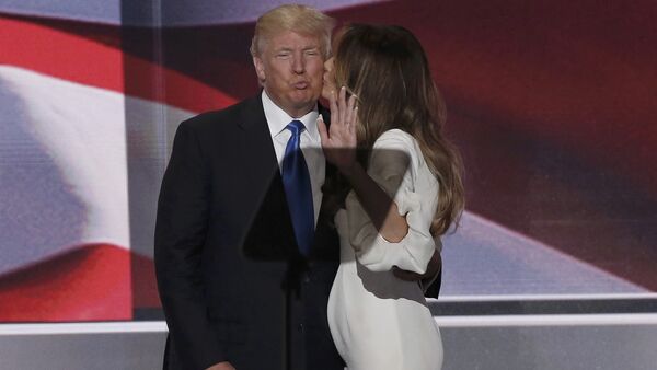 Дональд Трамп с женой Меланьей на съезде партии - Sputnik Беларусь