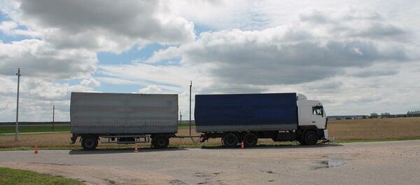 Автомобиль МАЗ, под который попал велосипедист - Sputnik Беларусь