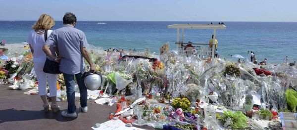 Цветы на набережной в Ницце - Sputnik Беларусь