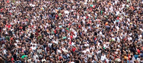 Толпа на площади, архивное фото Толпа на площади, архивное фото - Sputnik Беларусь