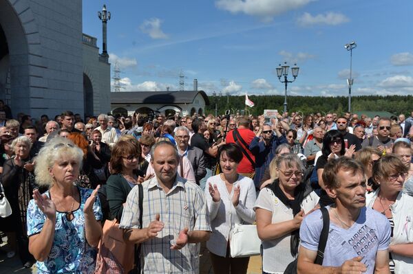 В последний путь Павла Шеремета проводили овацией - Sputnik Беларусь