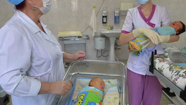 Новорожденные в центре по ведению беременности и родов - Sputnik Беларусь