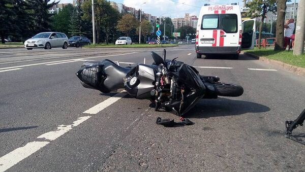 Мотоцикл, под который попала женщина в Минске - Sputnik Беларусь