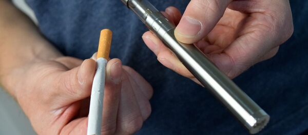 Обычная и электронная сигареты - Sputnik Беларусь