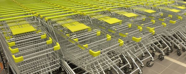 Тележки в минском гипермаркете - Sputnik Беларусь