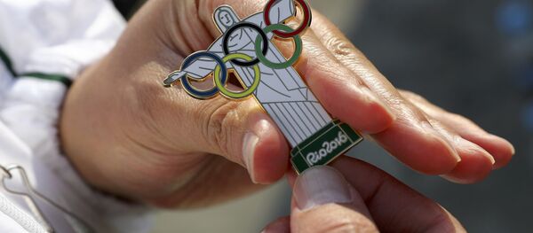 Значок статуи Христа с олимпийскими кольцами - Sputnik Беларусь