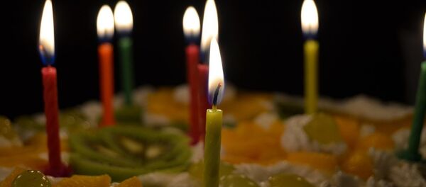 Торт со свечками Торт со свечками - Sputnik Беларусь