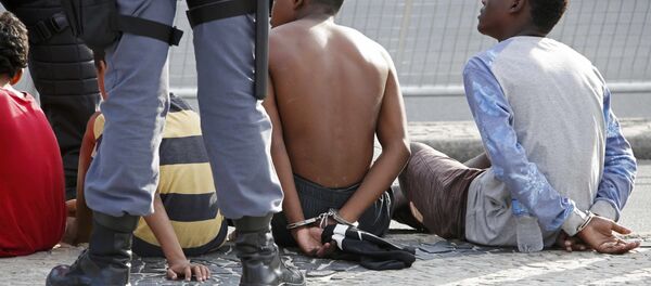 Задержанные в Рио карманники - Sputnik Беларусь