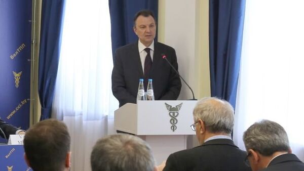 Владимир Улахович выступает на белорусско-румынском бизнес-форуме - Sputnik Беларусь
