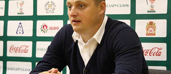 Главный тренер ФК Ислочь Виталий Жуковский - Sputnik Беларусь