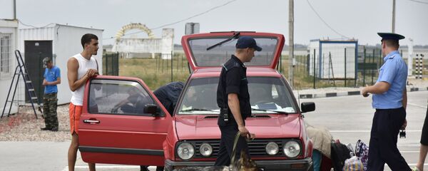 Автомобильный пункт пропуска Джанкой на российско-украинской границе - Sputnik Беларусь