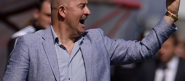 Главный тренер сборной России по футболу Станислав Черчесов Главный тренер сборной России по футболу Станислав Черчесов - Sputnik Беларусь