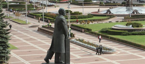 Памятник В.И.Ленину на площади Независимости в Минске - Sputnik Беларусь