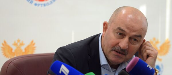 Главный тренер футбольной сборной России Станислав Черчесов - Sputnik Беларусь