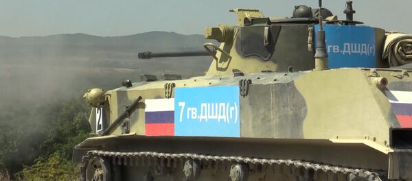 СПУТНИК_Гонка преследования десантников на боевых машинах со стрельбой на АрМИ-2016 - Sputnik Беларусь