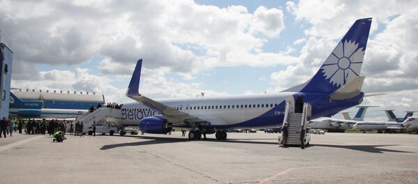 Самолет авиакомпании Белавиа, архивное фото Самолет авиакомпании Белавиа, архивное фото - Sputnik Беларусь