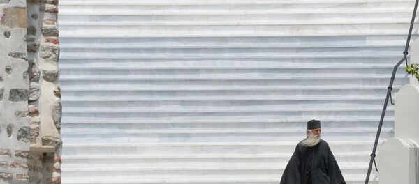 На лестнице здания Священного Кинота Святой Горы в городе Карее - Sputnik Беларусь