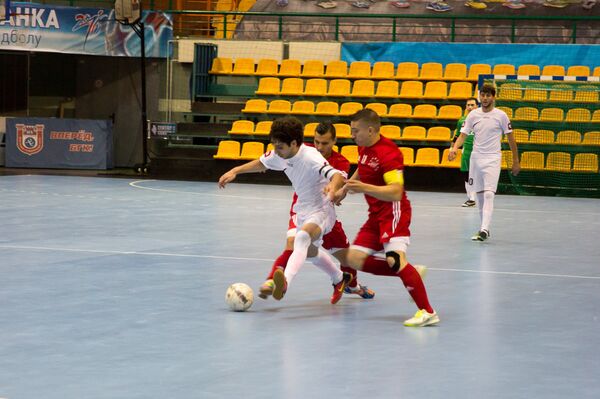 Динамовцев зачастую переманивают в другие латвийские команды Динамовцев зачастую переманивают в другие латвийские команды - Sputnik Беларусь