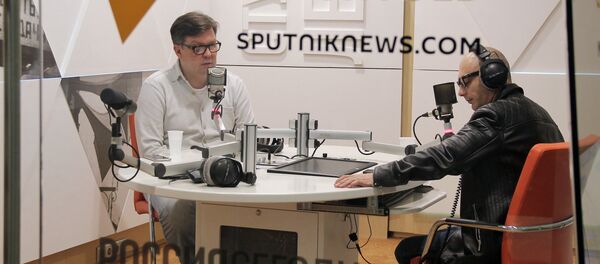 Политолог Алексей Мартынов и ведущий радио Sputnik Армен Гаспарян - Sputnik Беларусь
