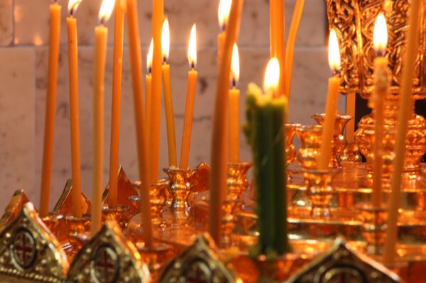 Свечи в церкви - Sputnik Беларусь