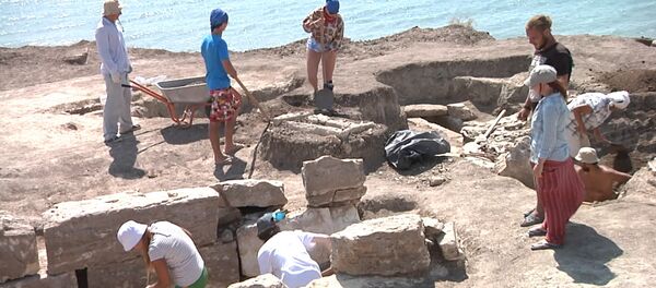 Археологи нашли древнюю &quot;радионяню&quot; при раскопках некрополя Кыз-Аул в Крыму - Sputnik Беларусь