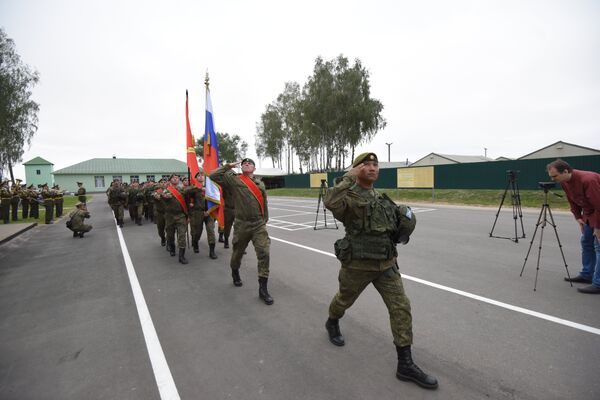 В учениях принимают участие всего до 1500 военнослужащих - Sputnik Беларусь
