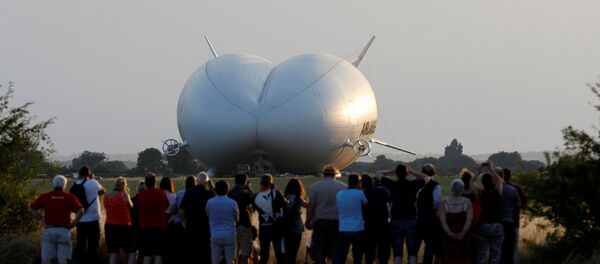 Тестовый полет самого большого в мире воздушного судна Airlander 10 - Sputnik Беларусь