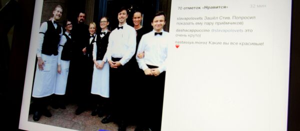 Минчане фотографируются со Стивеном Сигалом - Sputnik Беларусь