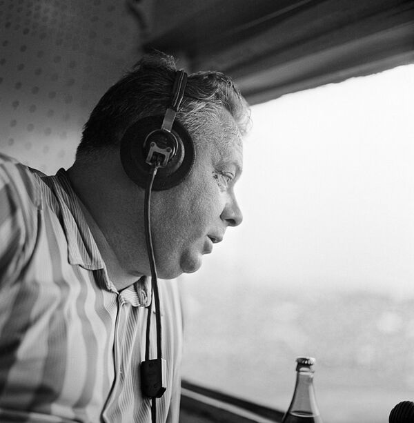 Комментатор Николай Озеров - Sputnik Беларусь