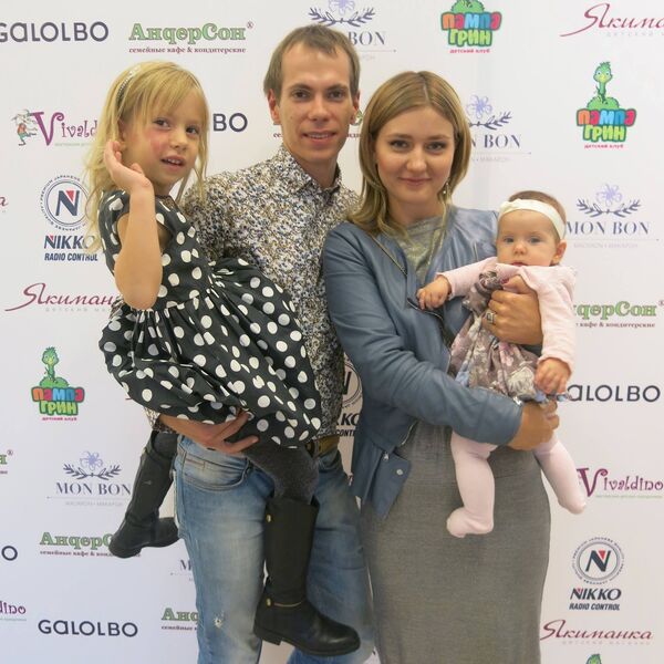 Сергей Миронов с семьей - Sputnik Беларусь