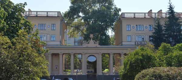 Тополь на площади Победы - Sputnik Беларусь