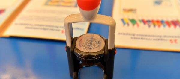 Спецштемпелль на церемонии гашения марки - Sputnik Беларусь