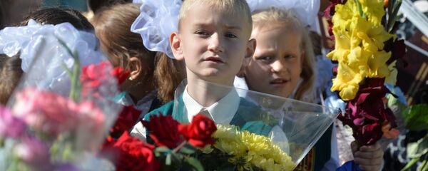 Торжественная линейка, архивное фото - Sputnik Беларусь