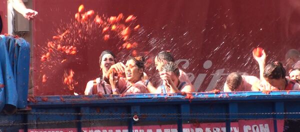 Спутник_Битва помидорами: как прошел праздник Томатина в Испании Спутник_Битва помидорами: как прошел праздник Томатина в Испании - Sputnik Беларусь