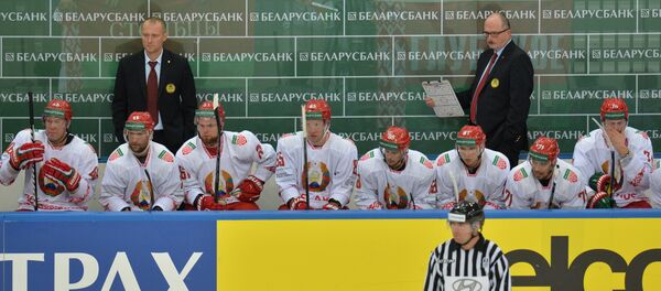 Сборная Беларуси по хоккею с главным тренером Дэйвом Льюисом Сборная Беларуси по хоккею с главным тренером Дэйвом Льюисом - Sputnik Беларусь