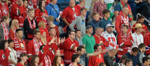 Болельщики хоккейной сборной Беларуси на Минск-Арене Болельщики хоккейной сборной Беларуси на Минск-Арене - Sputnik Беларусь