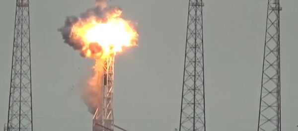 Спутник_Ракета-носитель Falcon взорвалась во время испытаний. Кадры инцидента Спутник_Ракета-носитель Falcon взорвалась во время испытаний. Кадры инцидента - Sputnik Беларусь
