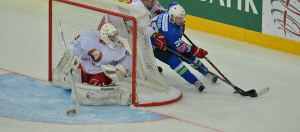 Хоккей. Опасный момент у ворот белорусской сборной Хоккей. Опасный момент у ворот белорусской сборной - Sputnik Беларусь