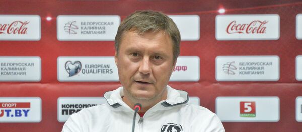 Главный тренер национальной сборной по футболу Александр Хацкевич. - Sputnik Беларусь