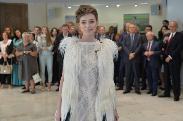 Коллекцию одежды Лён создал дизайнер белорусского происхождения Юрий Кот - Sputnik Беларусь