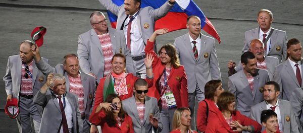 Российский флаг на открытии ХV летних Паралимпийских игр 2016 в Рио-де-Жанейро - Sputnik Беларусь