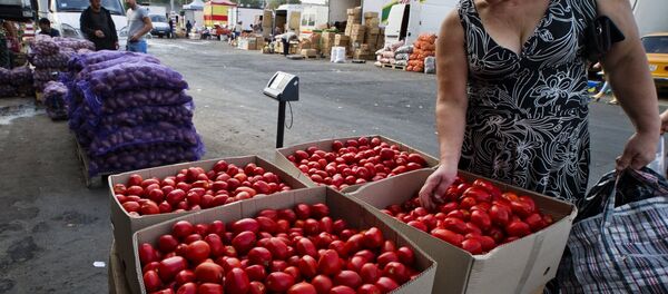 Помидоры на рынке - Sputnik Беларусь