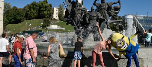 Помнік заснавальнікам Кіева - братам Кію, Шчэку, Харыву і сястры іхняй Лебедзі на плошчы Незалежнасці ў Кіеве - Sputnik Беларусь