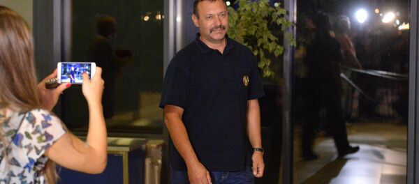 Андрей Фомочкин в аэропорту - Sputnik Беларусь