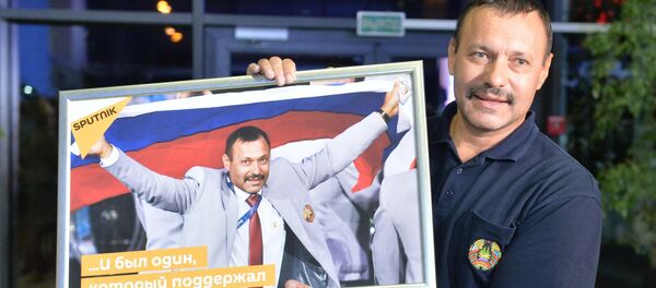 Андрей Фомочкин в аэропорту - Sputnik Беларусь