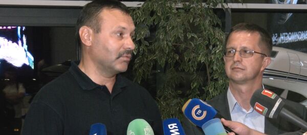 Квест с флагом: Фомочкин привез флаг, побывавший на стадионе в Рио - Sputnik Беларусь